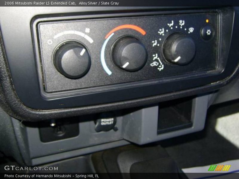 Alloy Silver / Slate Gray 2006 Mitsubishi Raider LS Extended Cab