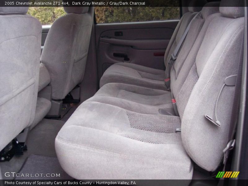 Dark Gray Metallic / Gray/Dark Charcoal 2005 Chevrolet Avalanche Z71 4x4