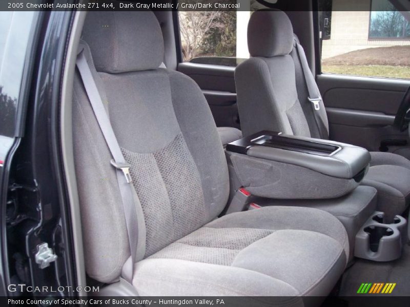 Dark Gray Metallic / Gray/Dark Charcoal 2005 Chevrolet Avalanche Z71 4x4
