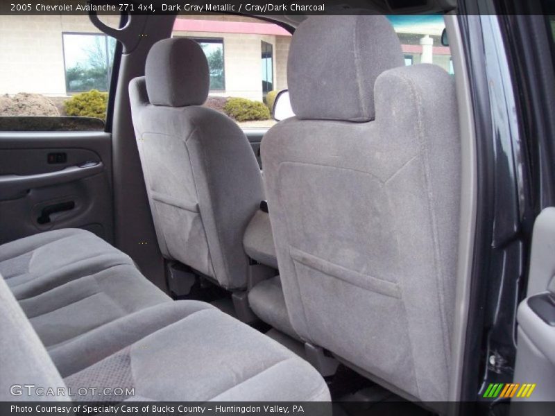 Dark Gray Metallic / Gray/Dark Charcoal 2005 Chevrolet Avalanche Z71 4x4