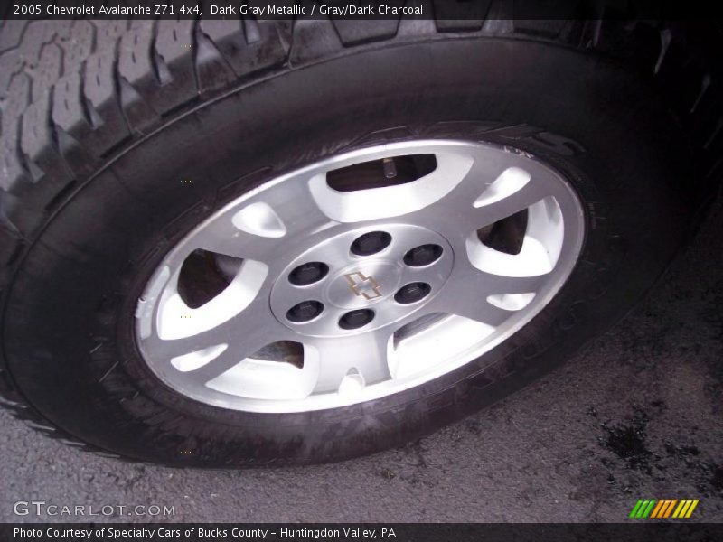 Dark Gray Metallic / Gray/Dark Charcoal 2005 Chevrolet Avalanche Z71 4x4