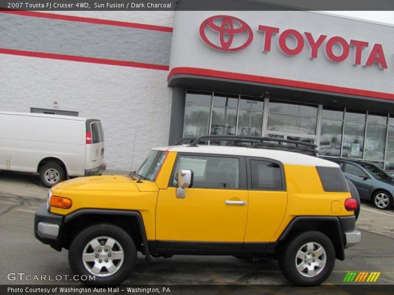 Sun Fusion / Dark Charcoal 2007 Toyota FJ Cruiser 4WD