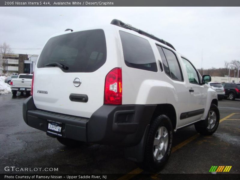 Avalanche White / Desert/Graphite 2006 Nissan Xterra S 4x4