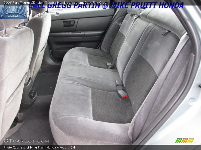 Light Tundra Metallic / Medium/Dark Flint Grey 2006 Ford Taurus SE