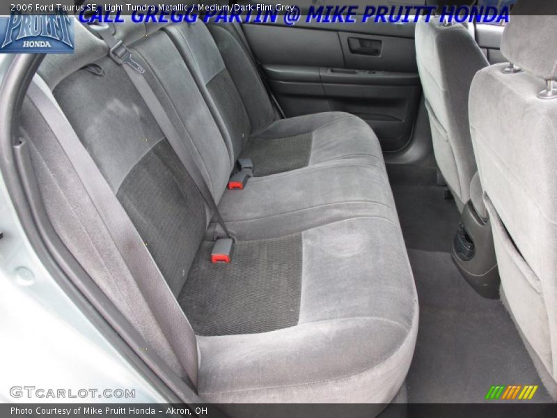 Light Tundra Metallic / Medium/Dark Flint Grey 2006 Ford Taurus SE