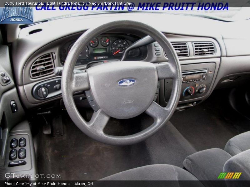 Light Tundra Metallic / Medium/Dark Flint Grey 2006 Ford Taurus SE