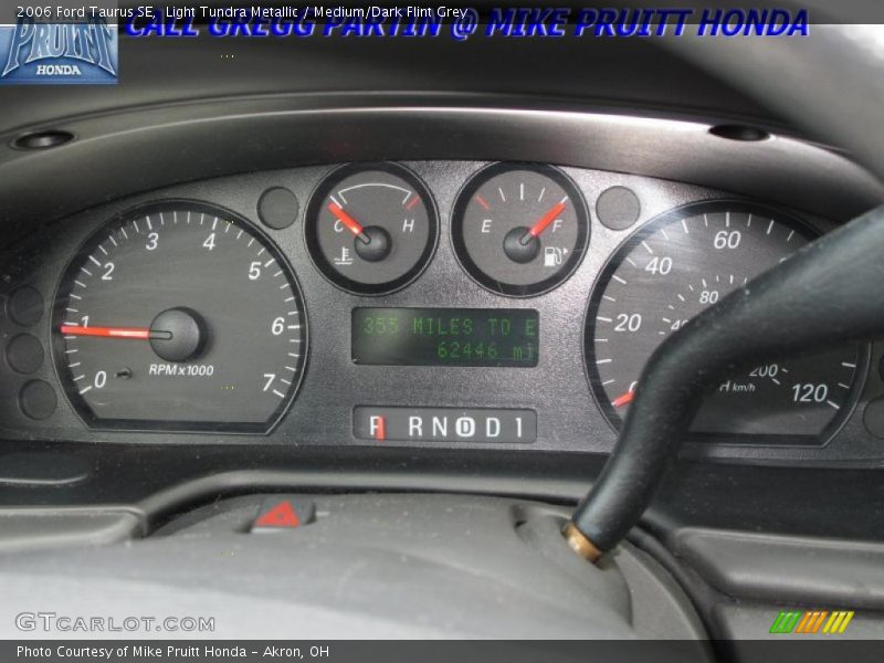 Light Tundra Metallic / Medium/Dark Flint Grey 2006 Ford Taurus SE