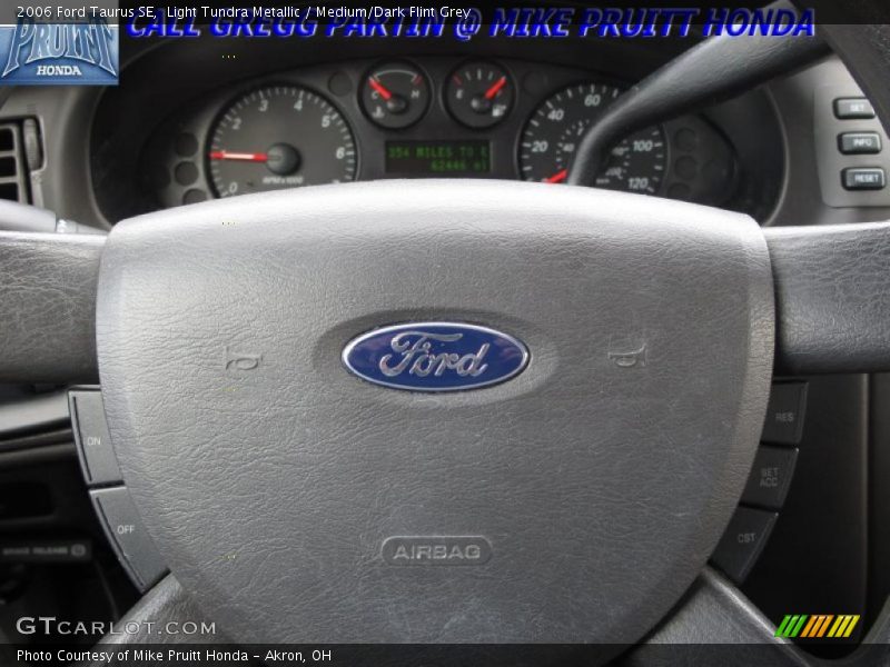 Light Tundra Metallic / Medium/Dark Flint Grey 2006 Ford Taurus SE
