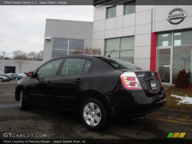 Super Black / Beige 2009 Nissan Sentra 2.0