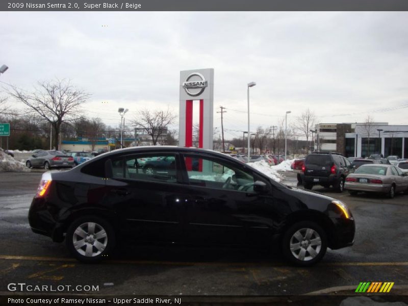 Super Black / Beige 2009 Nissan Sentra 2.0