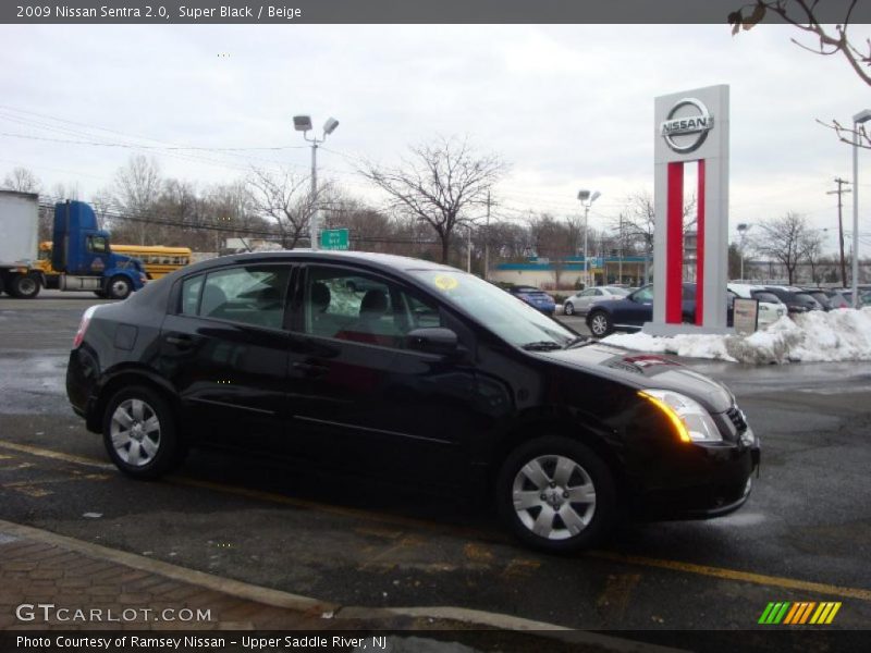 Super Black / Beige 2009 Nissan Sentra 2.0