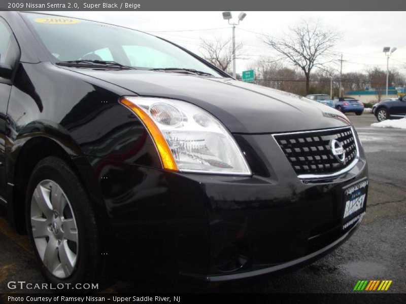 Super Black / Beige 2009 Nissan Sentra 2.0