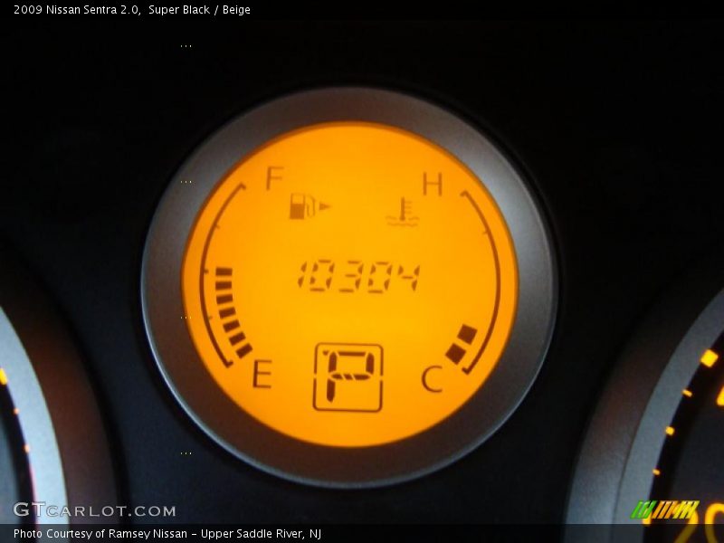 Super Black / Beige 2009 Nissan Sentra 2.0