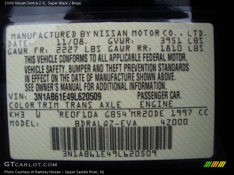 Super Black / Beige 2009 Nissan Sentra 2.0