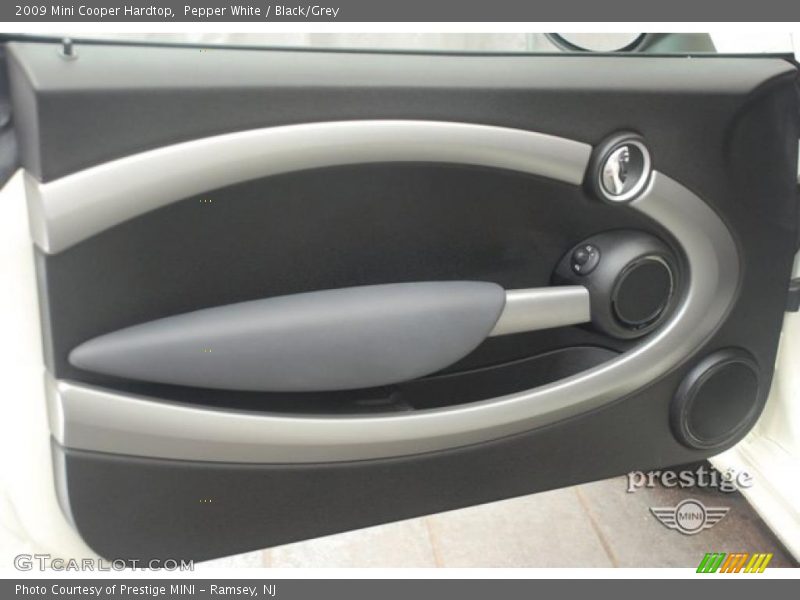 Pepper White / Black/Grey 2009 Mini Cooper Hardtop