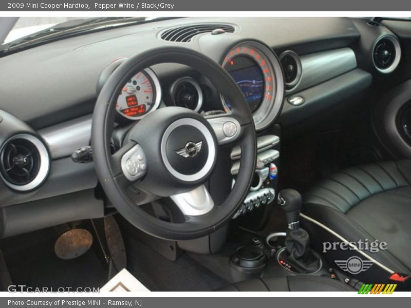 Pepper White / Black/Grey 2009 Mini Cooper Hardtop