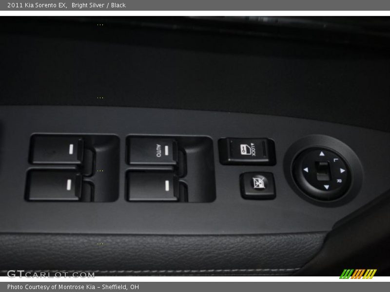 Bright Silver / Black 2011 Kia Sorento EX