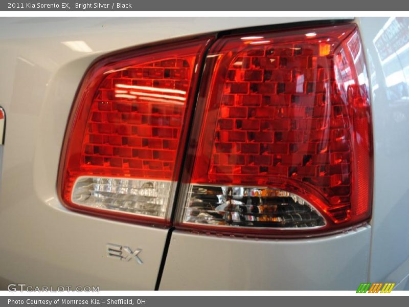 Bright Silver / Black 2011 Kia Sorento EX