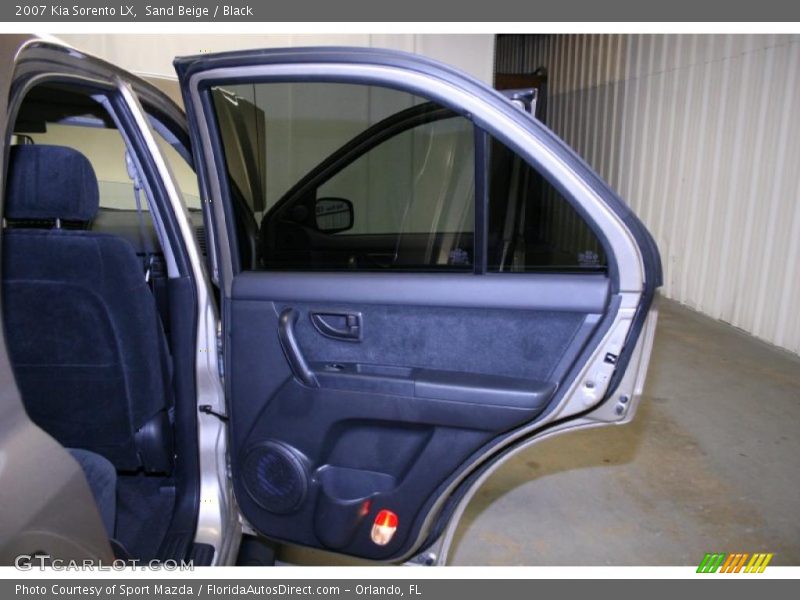 Sand Beige / Black 2007 Kia Sorento LX