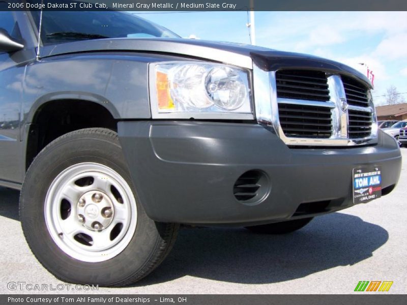 Mineral Gray Metallic / Medium Slate Gray 2006 Dodge Dakota ST Club Cab