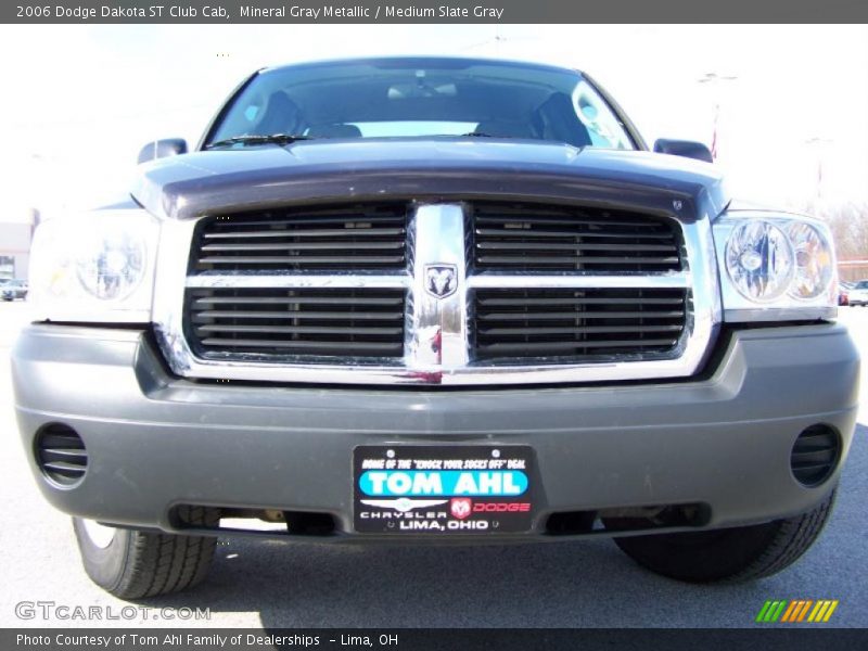 Mineral Gray Metallic / Medium Slate Gray 2006 Dodge Dakota ST Club Cab