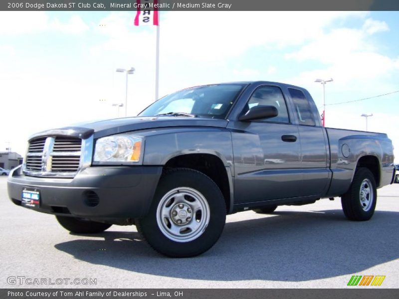Mineral Gray Metallic / Medium Slate Gray 2006 Dodge Dakota ST Club Cab