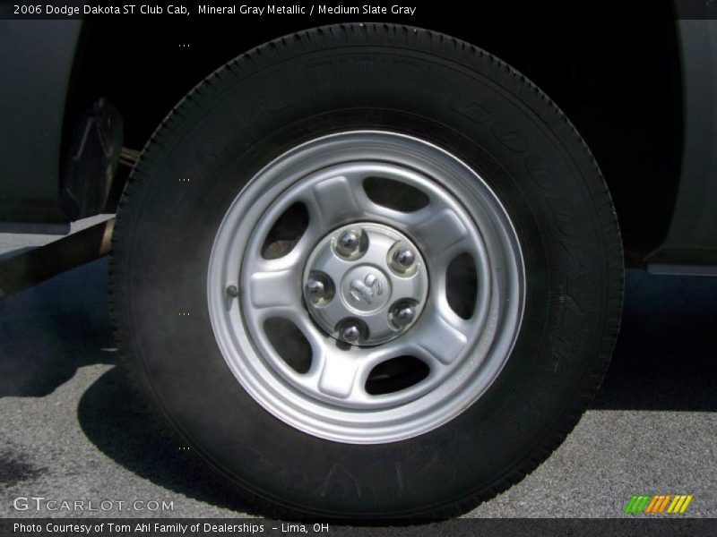 Mineral Gray Metallic / Medium Slate Gray 2006 Dodge Dakota ST Club Cab