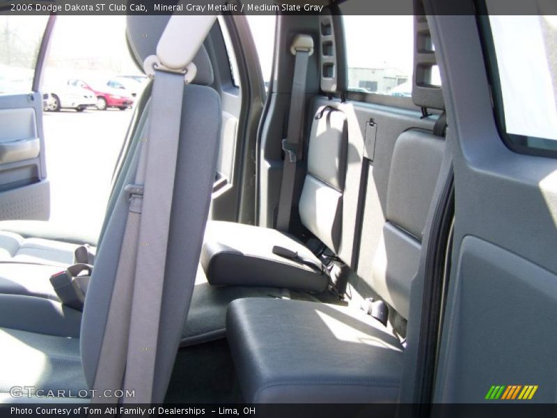 Mineral Gray Metallic / Medium Slate Gray 2006 Dodge Dakota ST Club Cab
