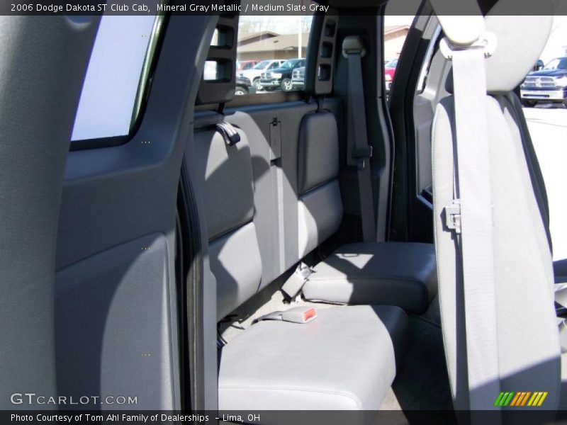 Mineral Gray Metallic / Medium Slate Gray 2006 Dodge Dakota ST Club Cab