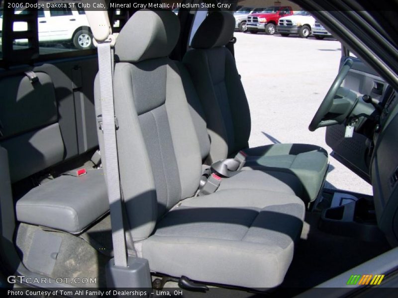 Mineral Gray Metallic / Medium Slate Gray 2006 Dodge Dakota ST Club Cab