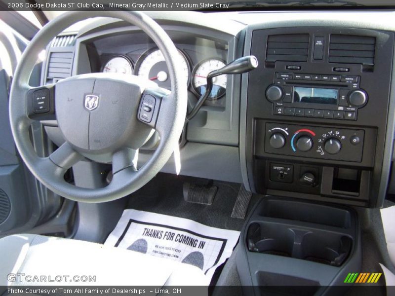 Mineral Gray Metallic / Medium Slate Gray 2006 Dodge Dakota ST Club Cab