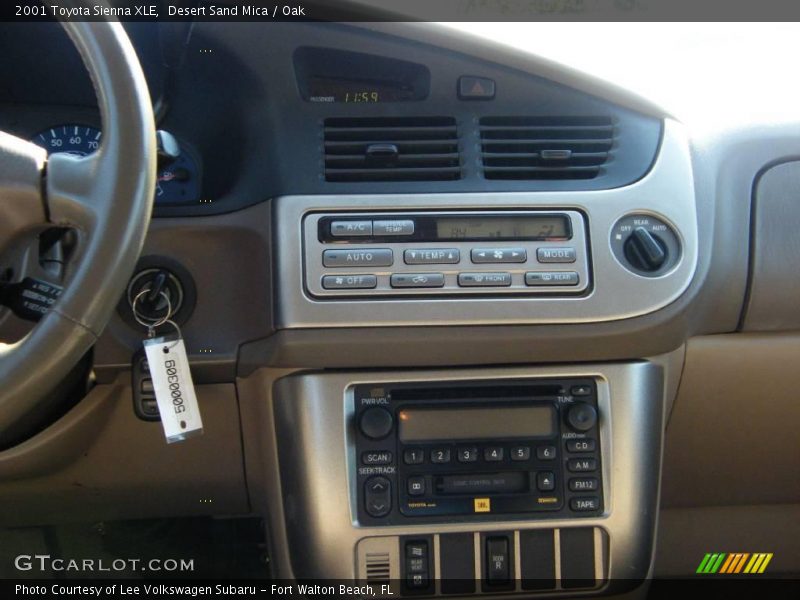 Desert Sand Mica / Oak 2001 Toyota Sienna XLE