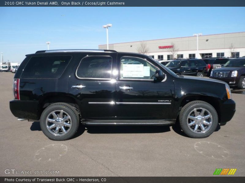 Onyx Black / Cocoa/Light Cashmere 2010 GMC Yukon Denali AWD