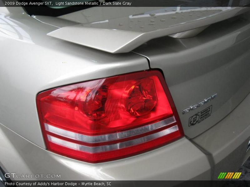Light Sandstone Metallic / Dark Slate Gray 2009 Dodge Avenger SXT