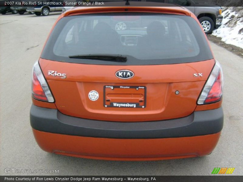 Sunset Orange / Black 2007 Kia Rio Rio5 SX Hatchback