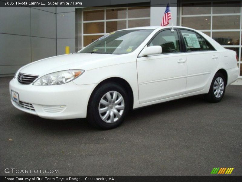 Super White / Fawn 2005 Toyota Camry LE