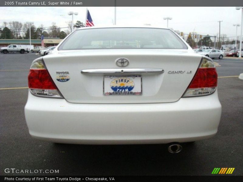 Super White / Fawn 2005 Toyota Camry LE
