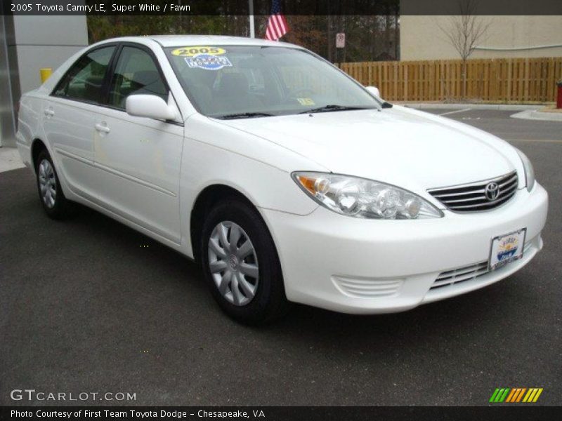 Super White / Fawn 2005 Toyota Camry LE