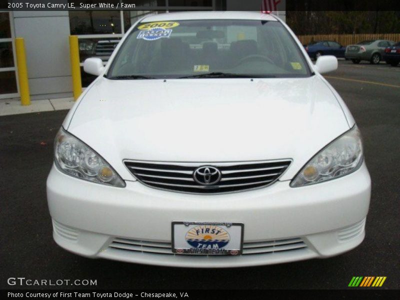 Super White / Fawn 2005 Toyota Camry LE
