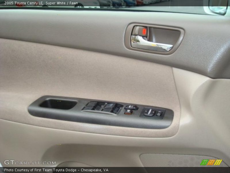 Super White / Fawn 2005 Toyota Camry LE