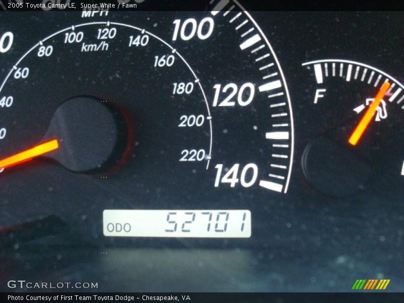 Super White / Fawn 2005 Toyota Camry LE