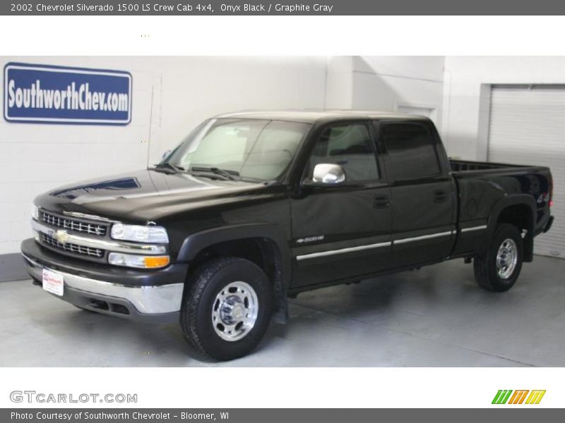 Onyx Black / Graphite Gray 2002 Chevrolet Silverado 1500 LS Crew Cab 4x4