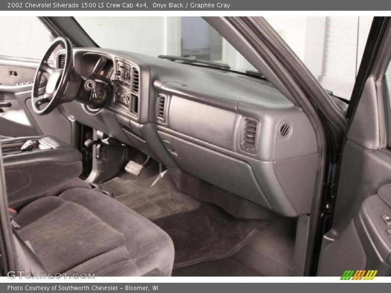 Onyx Black / Graphite Gray 2002 Chevrolet Silverado 1500 LS Crew Cab 4x4