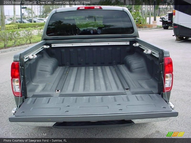 Storm Gray Metallic / Steel 2005 Nissan Frontier SE Crew Cab