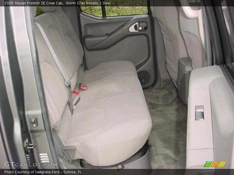 Storm Gray Metallic / Steel 2005 Nissan Frontier SE Crew Cab