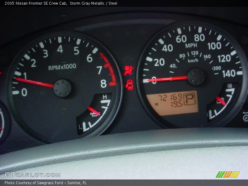 Storm Gray Metallic / Steel 2005 Nissan Frontier SE Crew Cab