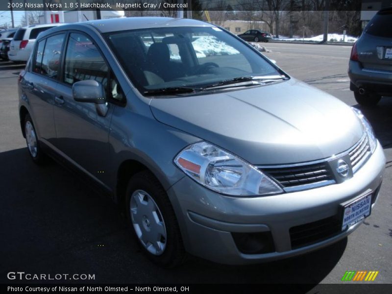Magnetic Gray / Charcoal 2009 Nissan Versa 1.8 S Hatchback