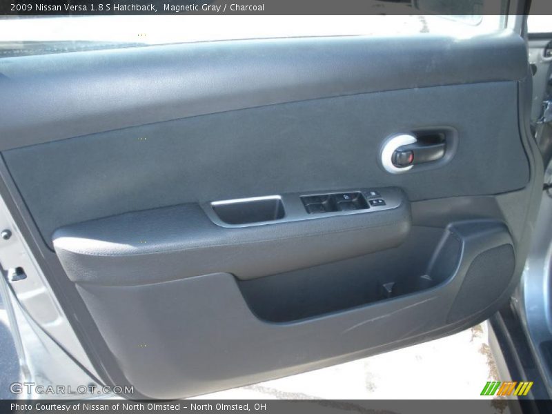Magnetic Gray / Charcoal 2009 Nissan Versa 1.8 S Hatchback