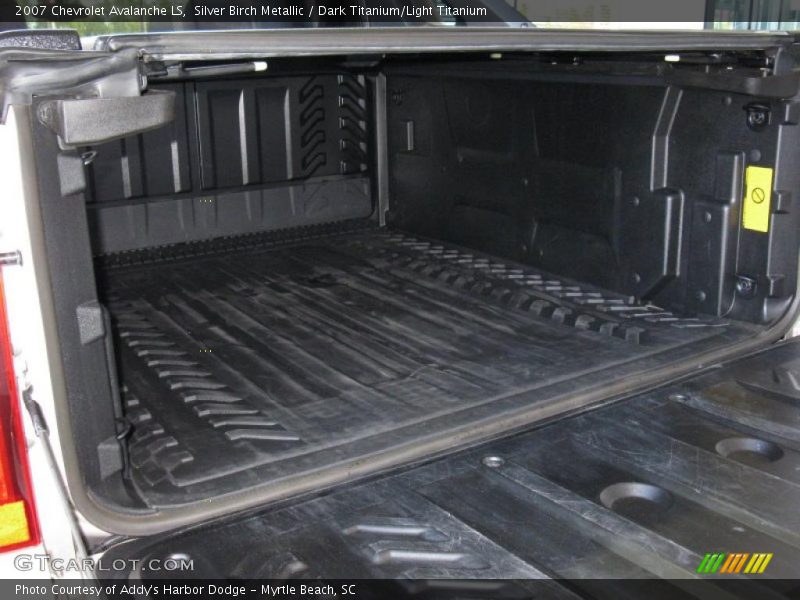 Silver Birch Metallic / Dark Titanium/Light Titanium 2007 Chevrolet Avalanche LS