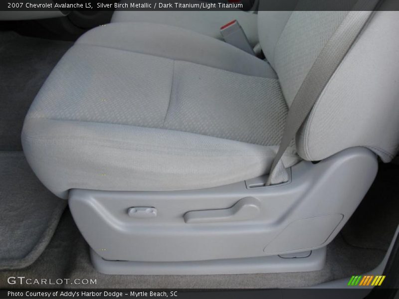 Silver Birch Metallic / Dark Titanium/Light Titanium 2007 Chevrolet Avalanche LS